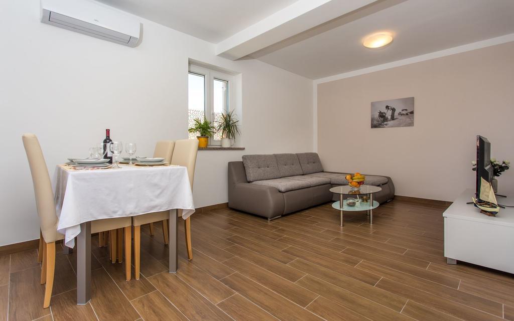 Apartment Franka Klimno Exterior photo