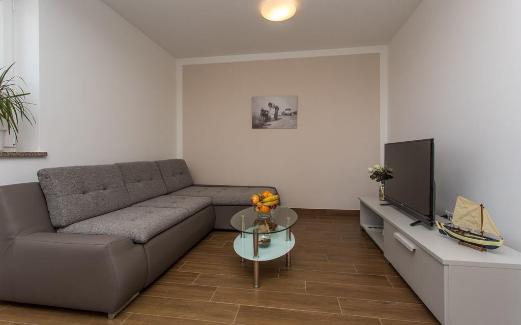 Apartment Franka Klimno Exterior photo