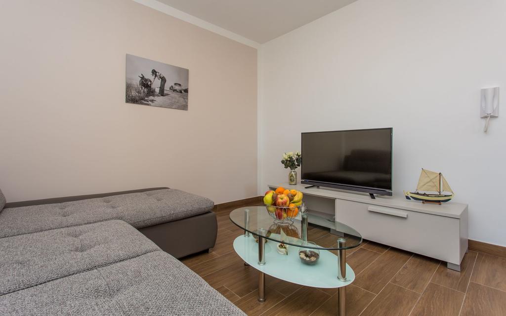 Apartment Franka Klimno Exterior photo