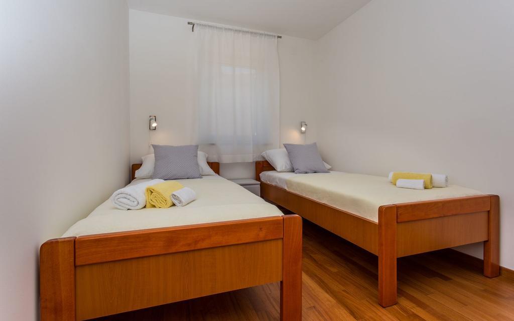 Apartment Franka Klimno Exterior photo